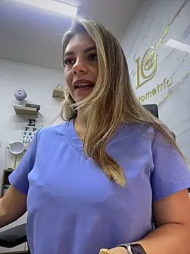 alicee16 XXX чат на живо