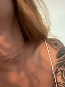 Chat +18 de EmiliaCatalina ao vivo