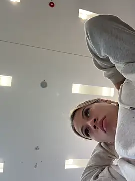 Mia_Rosee1 Adlı Modelin Canlı XXX Sohbeti