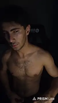 Sexymannn17 Adlı Modelin Canlı XXX Sohbeti