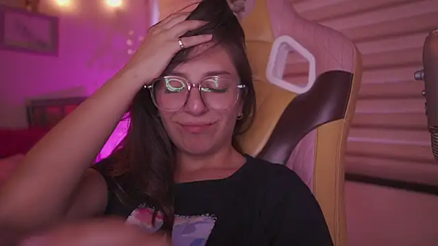 milly_kenner XXX чат на живо