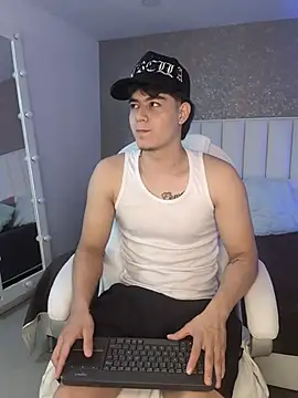 XXX chat uživo modela MaxCruz_