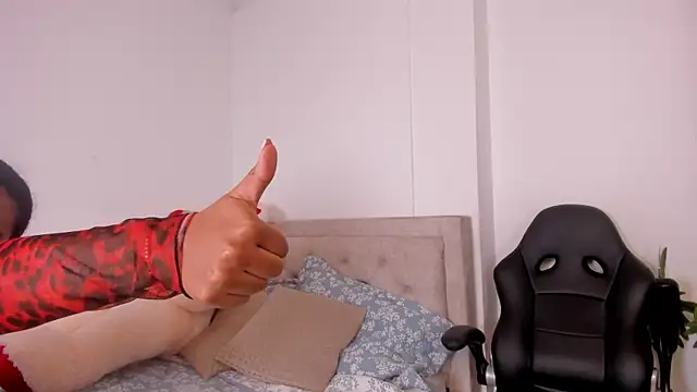 Kata-Jackson élő XXX-chatje