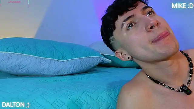 Mike_Benelli Pertunjukan Webcam