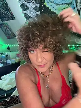 Czat XXX na żywo – SuzyCatzz