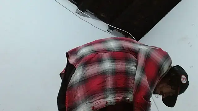 הופעת וובקאם של sk8-sir