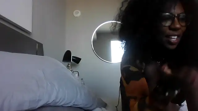 CyndyLouWho Chat XXX live