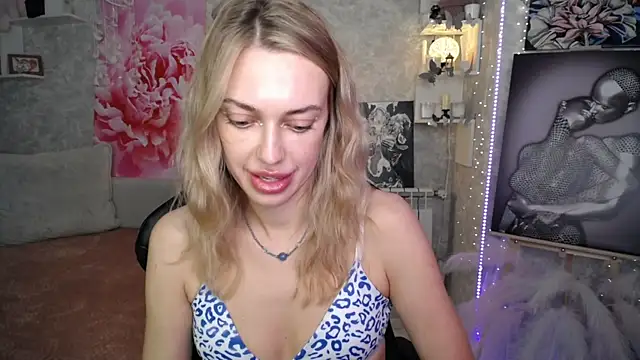 NickyAdamidi Adlı Modelin Canlı XXX Sohbeti