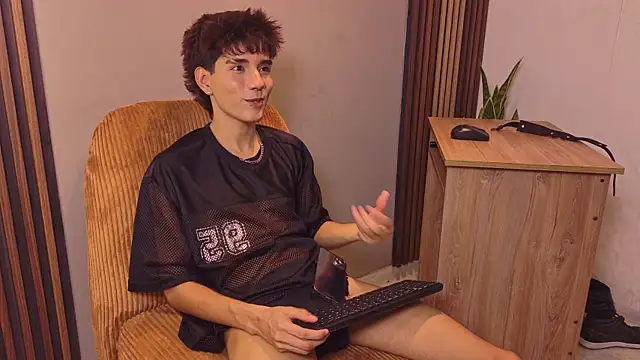 christopher_robin4's Live XXX Chat