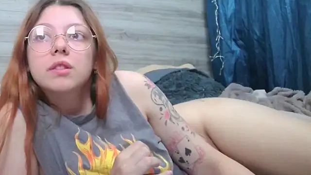 Lina_Kitty Adlı Modelin Canlı XXX Sohbeti