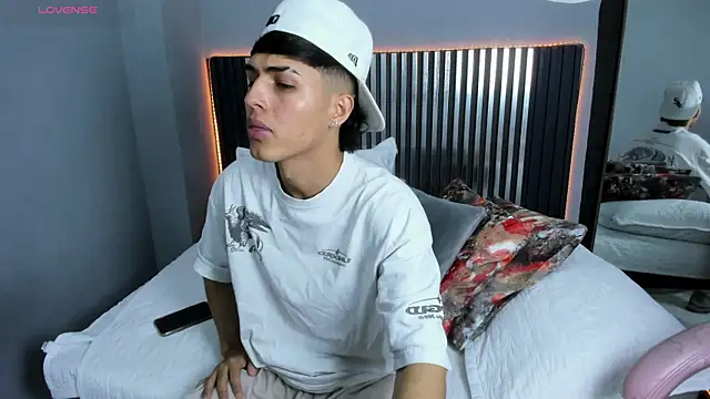 Axel_Mendozaa লাইভ XXX চ্যাট