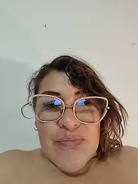 Chatroom XXX en direct de AlexxiaaMat