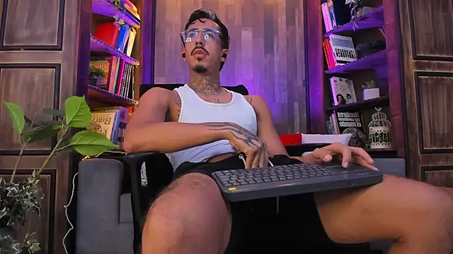 Donovan_Desmond Show Webcam