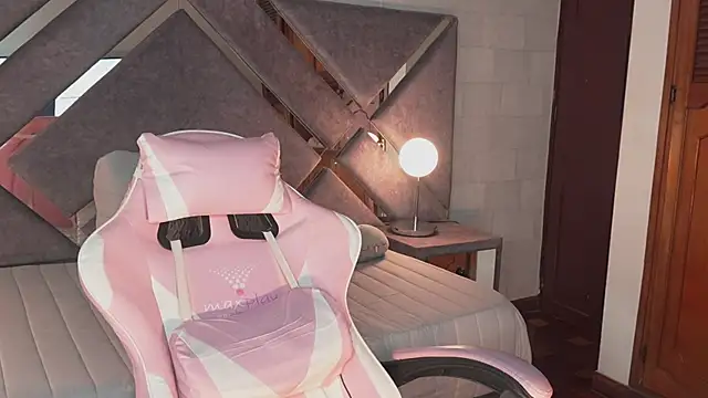 Naomi-Gray XXX чат на живо