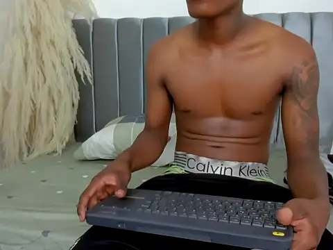 Derek_s3 élő XXX-chatje