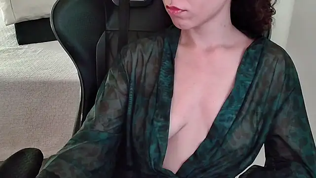 Chat +18 de DearArtemis ao vivo