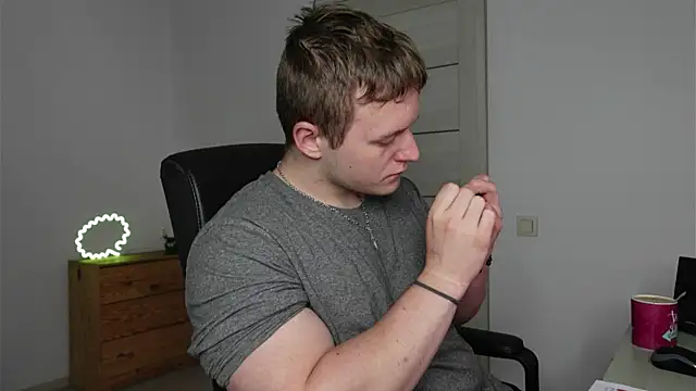 XXX chat uživo modela Richard_Dullas