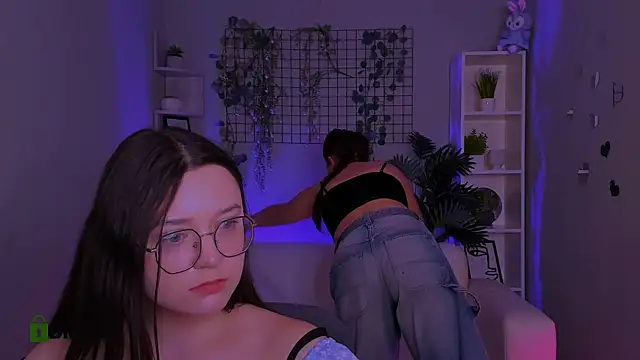 Chatroom XXX en direct de nymira