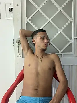 friends_lust_latin webkamerás műsora