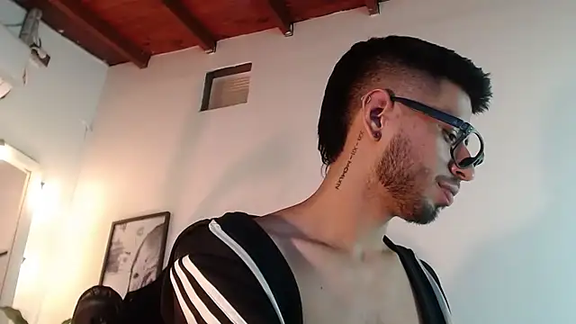 Онлайн чат XXX Colby_brown03