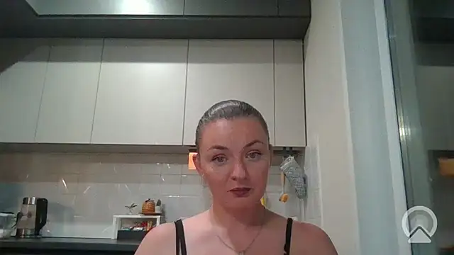 Zorelyva Adlı Modelin Canlı XXX Sohbeti