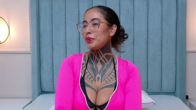 צ'אט XXX בשידור חי של NicoleBlum