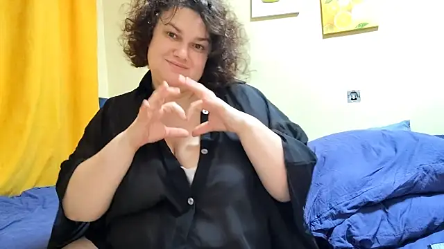 QueenGenra's Live XXX Chat