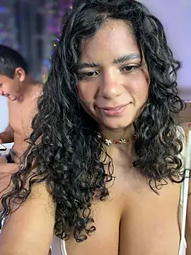Simone_Miller Adlı Modelin Canlı XXX Sohbeti