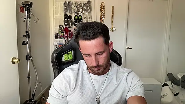 brettmycles28 在線直播表演