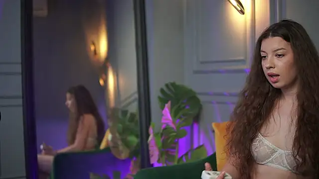 MonaPinky Chat XXX live