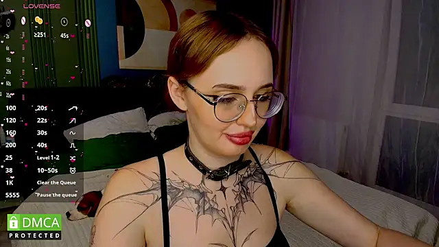 AdeLuna's Live XXX Chat
