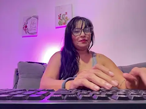 Luna_milf13 라이브 XXX 채팅