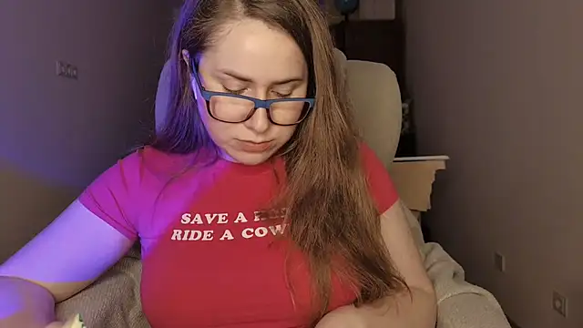 SeasonalSomeone's Live XXX Chat