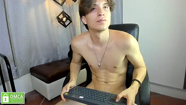 Marcoviolet live XXX chat