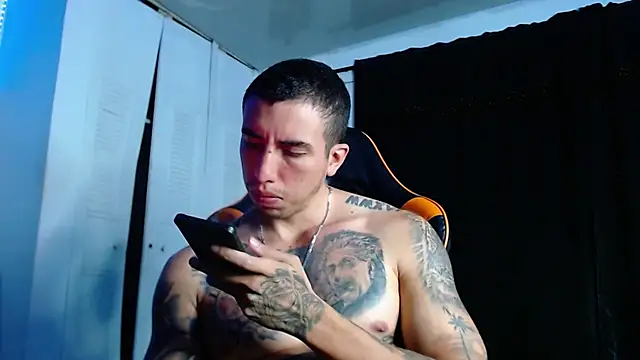 Chat XXX en directo de Adam_Hudsond