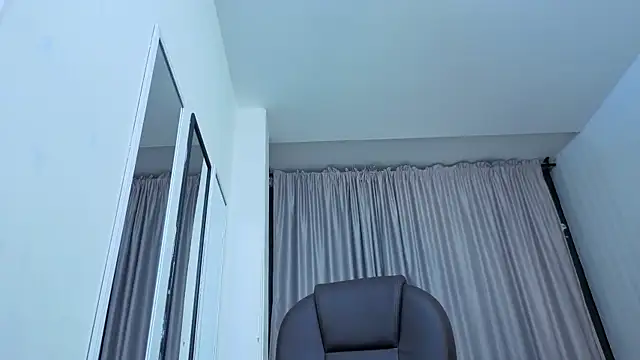 Violeta_Tepes Chat XXX in diretta