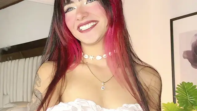 Kitty_Eliffe Adlı Modelin Canlı XXX Sohbeti