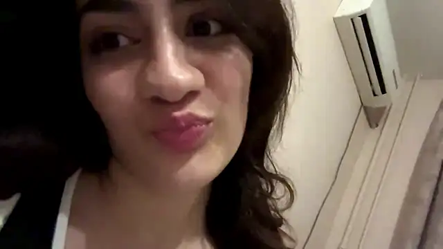 Ledi_Asthik Adlı Modelin Canlı XXX Sohbeti