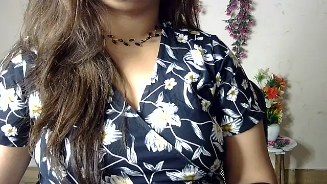 Gujjugirl1 Adlı Modelin Canlı XXX Sohbeti