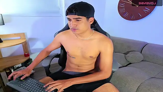 Chat XXX ao vivo de ken_blakerr