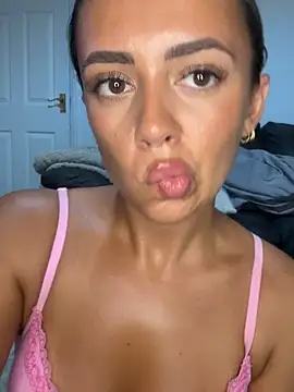 Harrietbronzex's Live XXX Chat