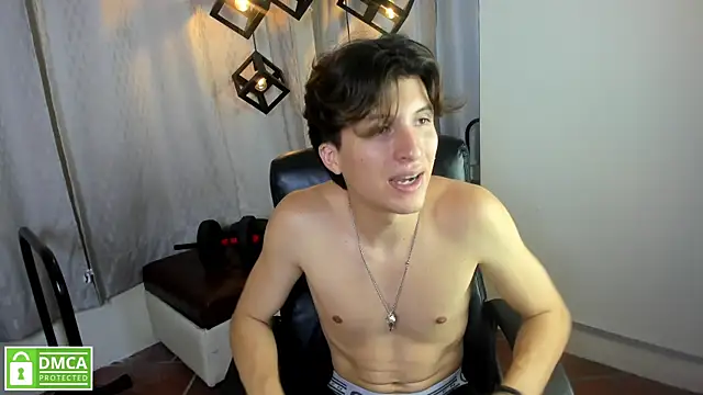 Marcoviolet live XXX chat