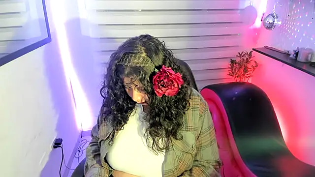 Chat +18 de Agatha_Marin ao vivo