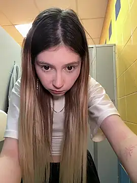 nancy_chancy Show in webcam