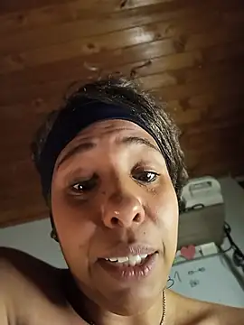 XXX chat uživo modela Ivon_C