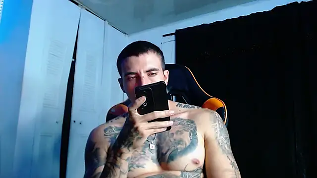 แชท XXX สดของ Adam_Hudsond