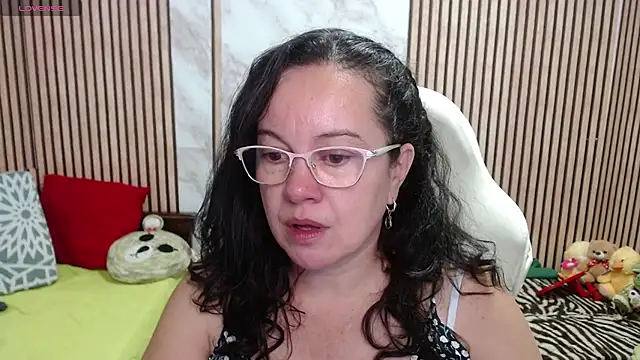 Sonialorens_ Live XXX Chat