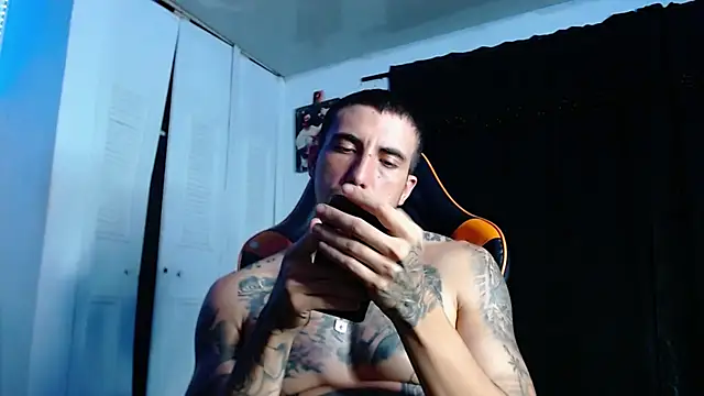 Chatroom XXX en direct de Adam_Hudsond