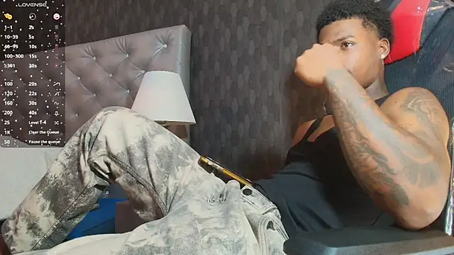 Chatroom XXX en direct de toower_
