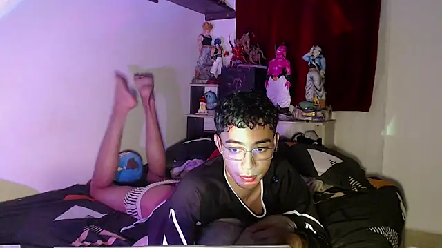 הופעת וובקאם של Adriann_voss